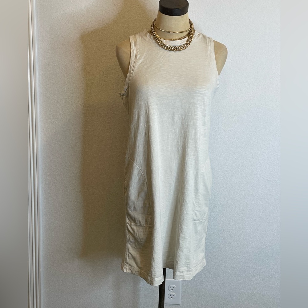 Gap cream T-shirt Sheath Dress w/ pockets M